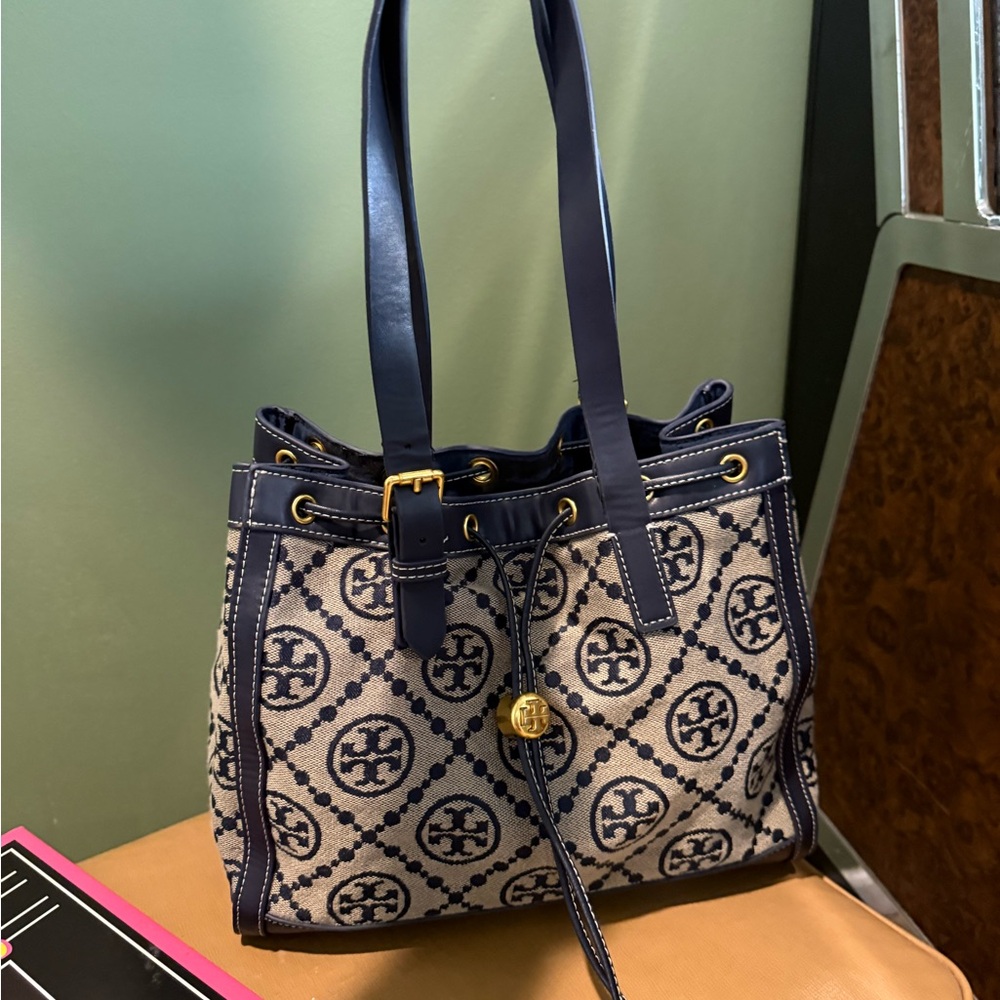 Tory Burch T monogrammed medium tote